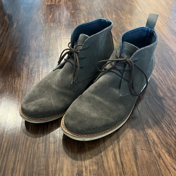 Aldo | Shoes | Aldo Size 1 Gray Suede Chukka Boots | Poshmark display picture 2